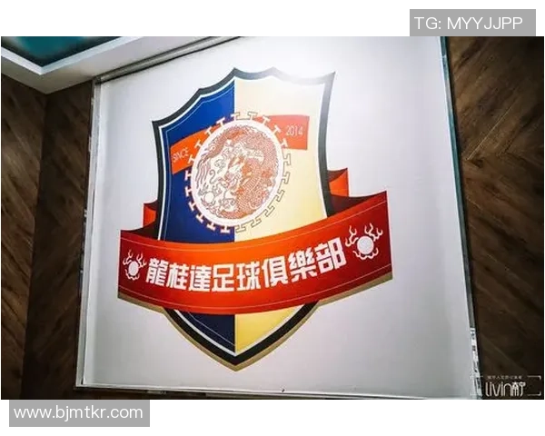 足球明星卡片收藏魅力无限 球迷必备的时尚潮流纸袋设计与背后故事 足球明星卡片收藏魅力无限 球迷必备的时尚潮流纸袋设计与背后故事