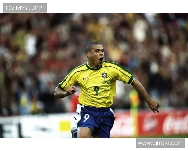 全球足球第一球星是谁他的传奇成就与巅峰表现解析